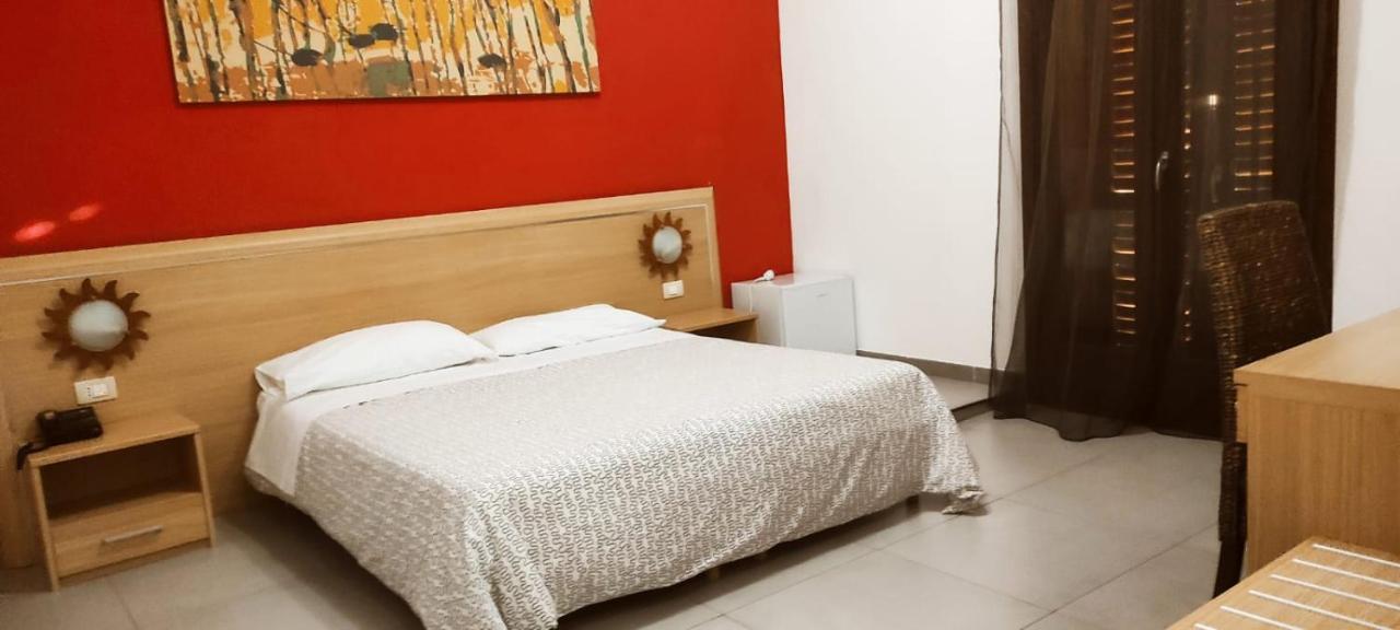 Parco Degli Ulivi Hotel Mirabella Imbaccari Bagian luar foto